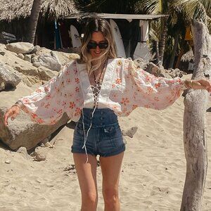 JEN'S PIRATE BOOTY FREE LOVE FLORAL TOP - MEDIUM